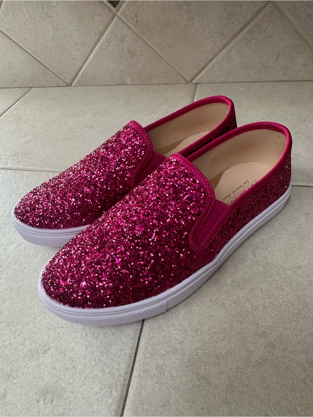 🩷Fever Sole Women’s Glitter Slip-On Sneakers - Hot Pink (6 1/2 - 37) NEW🩷